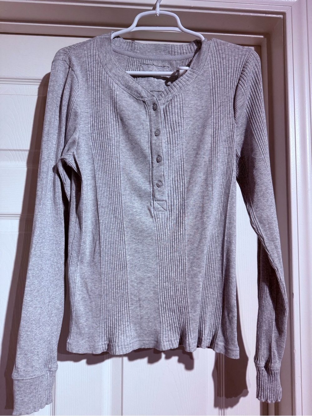 NEW WO TAG. AERIE Light Gray Rubbed Henley Long Sleeve Top Cozy Loungewear, XL